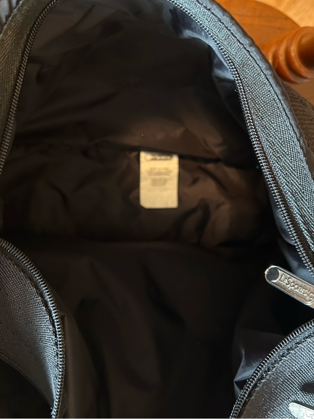 Read Description: LeSportsac Black Nylon Crossbody Shoulder Bag - Picture 7 of 7